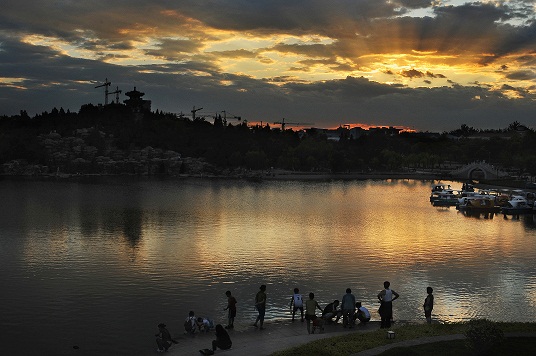 8.���׽���Ȼ���� ��Ӱ������ ������ʱ�䣺2009.7.1�� ����ص㣺 �ȷ�.jpg